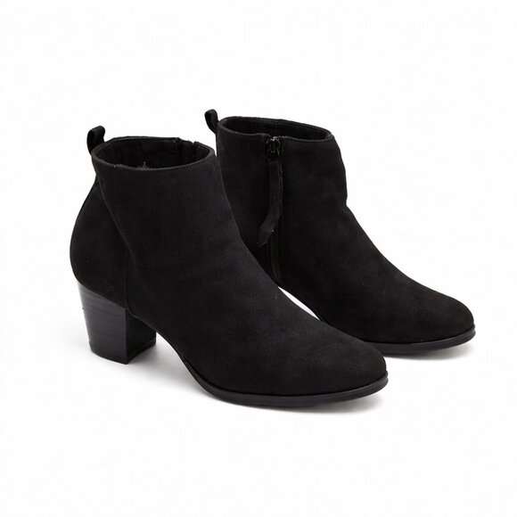 Old West Shoes - Old Navy Women's boots ankle black faux suade Size: 7